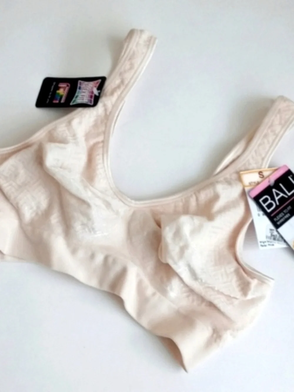 Bali Women’s Flex to Fit WireFree Nylon Blend Nude Bra Small (36B 34C 36C 34D)